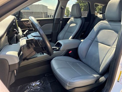 Used 2022 Lincoln Corsair FWD w/ Premium Package image 13