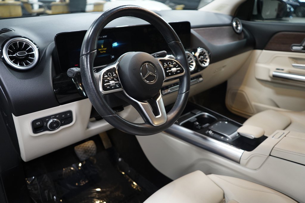 Used 2022 Mercedes-Benz GLA 250 w/ Premium Package Lite image 10