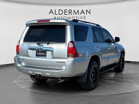 Used 2008 Toyota 4Runner SR5 AWD/4WD image 5