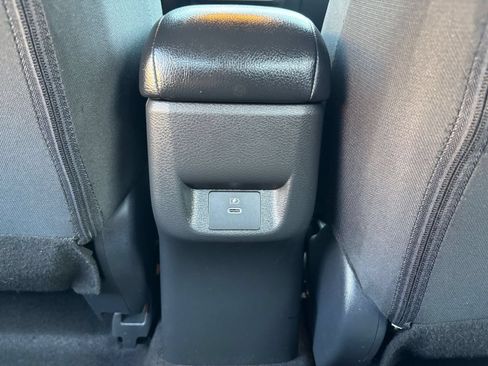 Used 2025 Nissan Versa SV FWD image 22