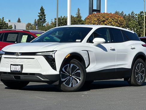 Used 2026 Chevrolet Blazer EV LT FWD image 9