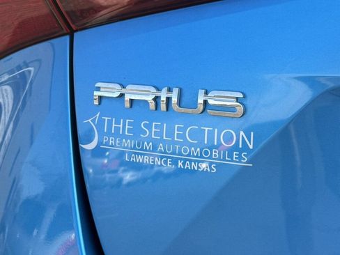 Used 2019 Toyota Prius LE FWD image 15