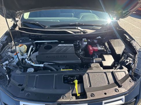 Used 2025 Nissan Rogue SV image 34