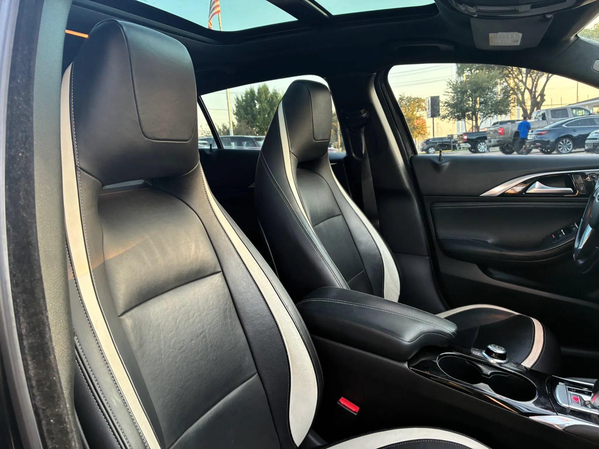 Used 2017 INFINITI QX30 Sport w/ Sport Leather Package FWD image 25