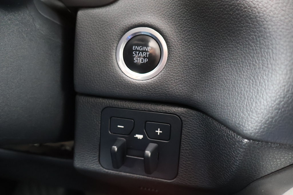 Used 2023 Toyota Tundra Limited AWD/4WD image 31