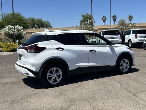 Used 2023 Nissan Kicks S FWD image 5