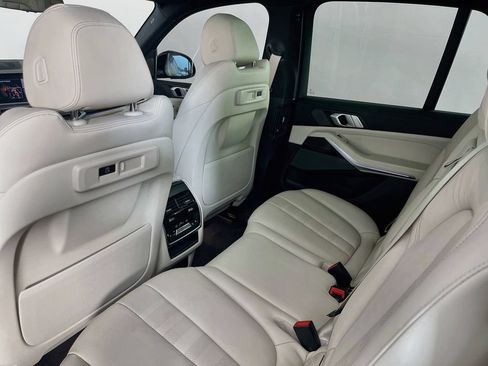 Used 2021 BMW X5 xDrive40i w/ M Sport Package AWD/4WD image 34