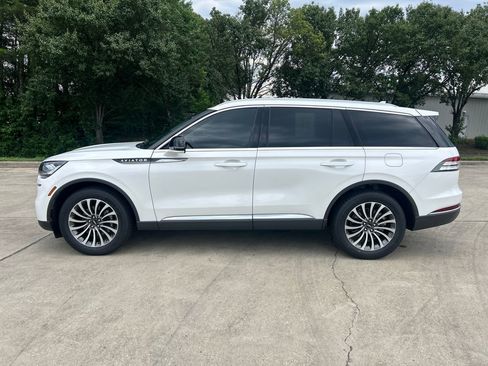 Certified 2024 Lincoln Aviator AWD w/ Premium Package image 2