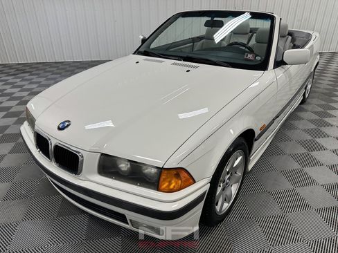 Used 1999 BMW 323i Convertible RWD image 5