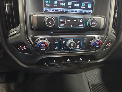Used 2018 Chevrolet Silverado 1500 LT w/ All Star Edition AWD/4WD image 10