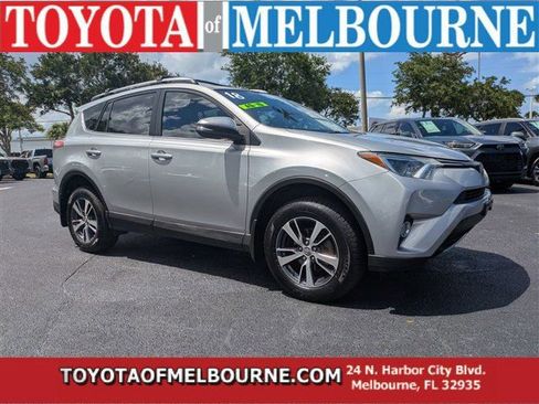 Used 2018 Toyota RAV4 XLE AWD/4WD image 1
