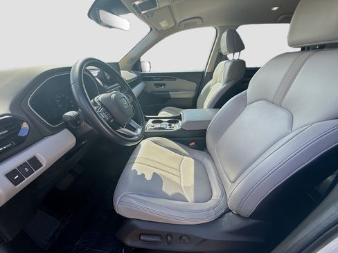 Certified 2025 Honda Pilot EX-L image 18