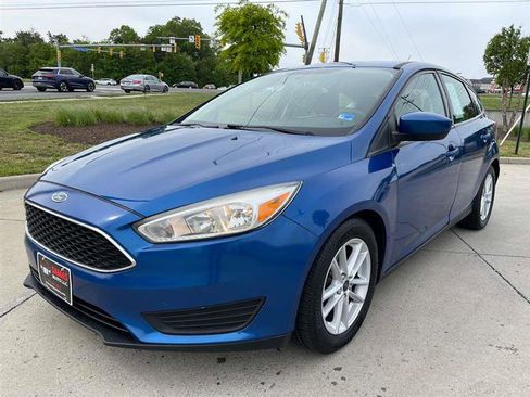 Used 2018 Ford Focus SE FWD image 1
