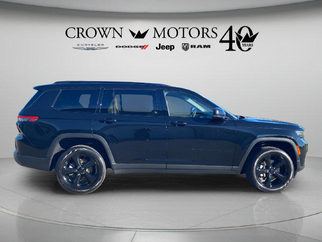 Used 2025 Jeep Grand Cherokee L Limited w/ Black Appearance Package AWD/4WD image 7