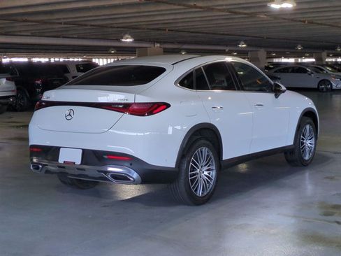 Used 2024 Mercedes-Benz GLC 300 4MATIC image 5