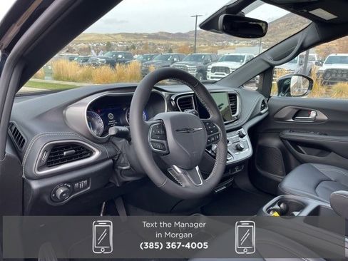 New 2026 Chrysler Pacifica Select image 12