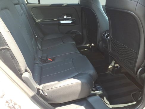 Used 2021 Mercedes-Benz GLB 250 4MATIC image 27