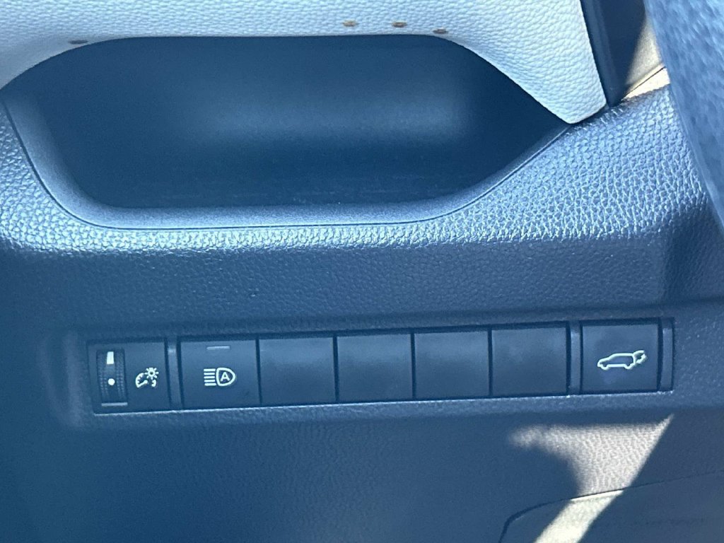 Used 2025 Toyota RAV4 XLE w/ Convenience Package FWD image 29
