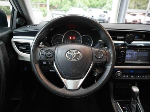 Used 2015 Toyota Corolla LE FWD image 21