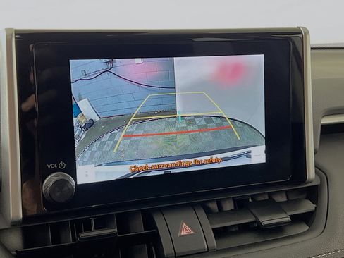 Used 2025 Toyota RAV4 XLE image 28