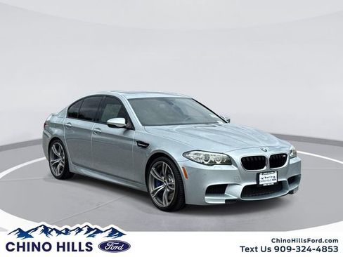 Used 2014 BMW M5 RWD image 1