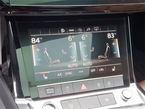 Used 2022 Audi e-tron Premium image 12