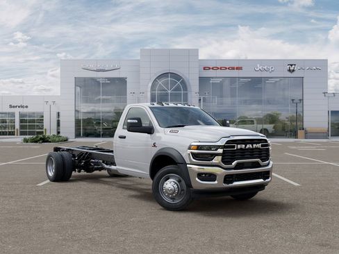 New 2026 RAM 5500 Tradesman w/ Chrome Appearance Group AWD/4WD image 5
