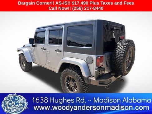 Used 2016 Jeep Wrangler Unlimited Sahara AWD/4WD image 4
