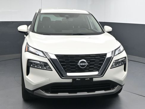 Certified 2023 Nissan Rogue SV image 2