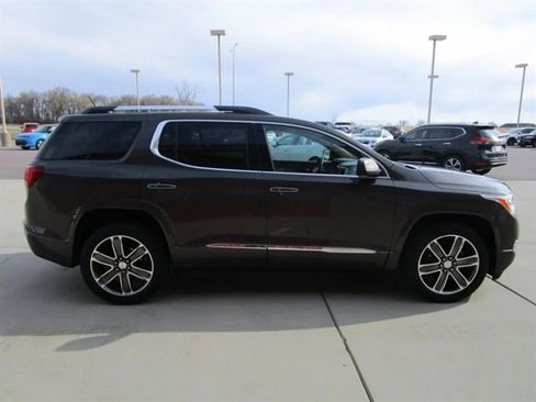 Used 2019 GMC Acadia Denali w/ Technology Package image 6