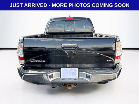 Used 2014 Toyota Tacoma 4x4 Access Cab V6 w/ TRD Off-Road Package image 7