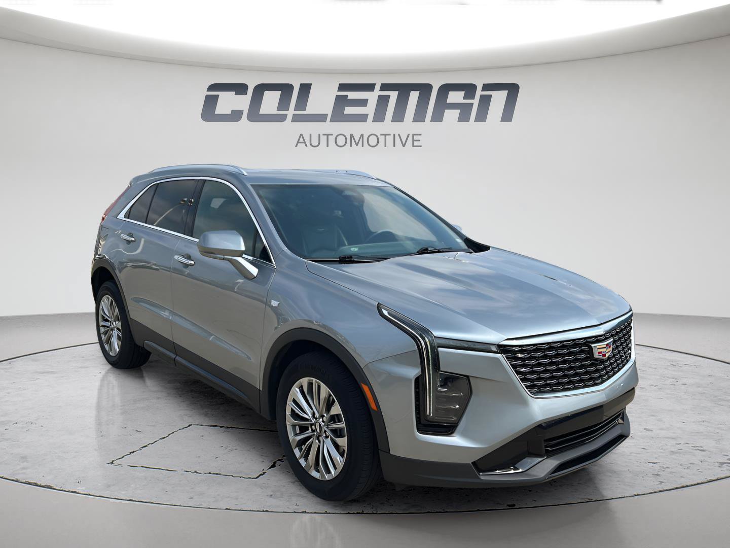 Used 2024 Cadillac XT4 Premium Luxury FWD image 2