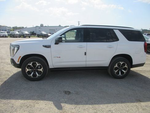 New 2026 GMC Yukon AT4 w/ AT4 Premium Package AWD/4WD image 7