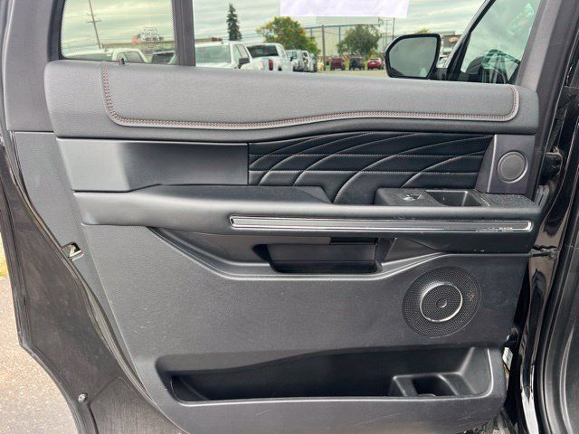 Used 2019 Ford Expedition Max Platinum AWD/4WD image 17