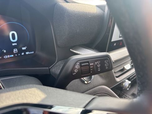 Certified 2025 Ford Explorer Platinum w/ LUX Leather Package image 17