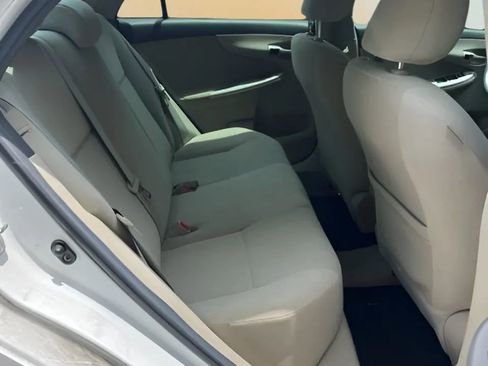 Used 2013 Toyota Corolla LE FWD image 37