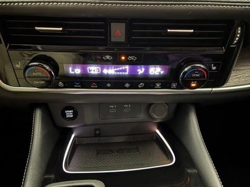 Used 2024 Nissan Rogue Platinum w/ Platinum Premium Package image 23