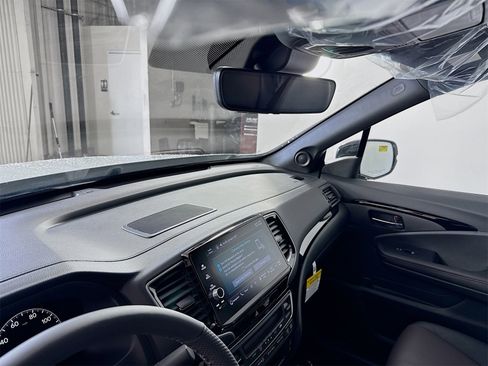 New 2025 Honda Ridgeline Black Edition image 6