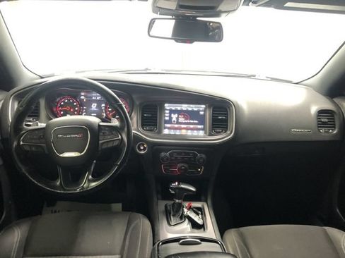 Used 2019 Dodge Charger SXT w/ Blacktop Package AWD/4WD image 14