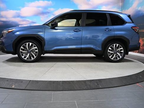 Used 2025 Subaru Forester Touring w/ Popular Package - Touring image 5