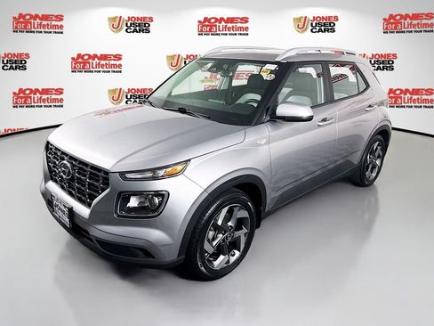 Certified 2023 Hyundai Venue SEL FWD image 14