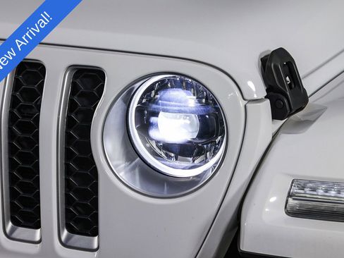 Used 2023 Jeep Wrangler Unlimited Sahara w/ Cold Weather Group image 4