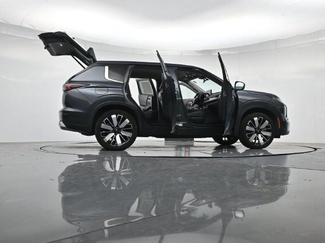 Used 2025 Mitsubishi Outlander SE FWD image 54