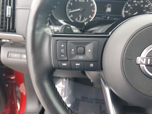 Used 2024 Nissan Pathfinder SL image 22