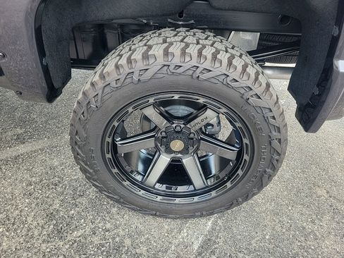 Used 2026 GMC Sierra 1500 AT4 w/ Technology Package AWD/4WD image 9