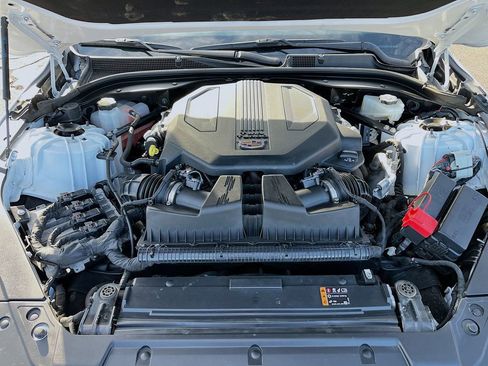 Used 2023 Cadillac CT5 V w/ Platinum Package RWD image 32