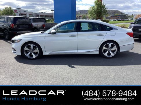 Used 2018 Honda Accord Touring image 3