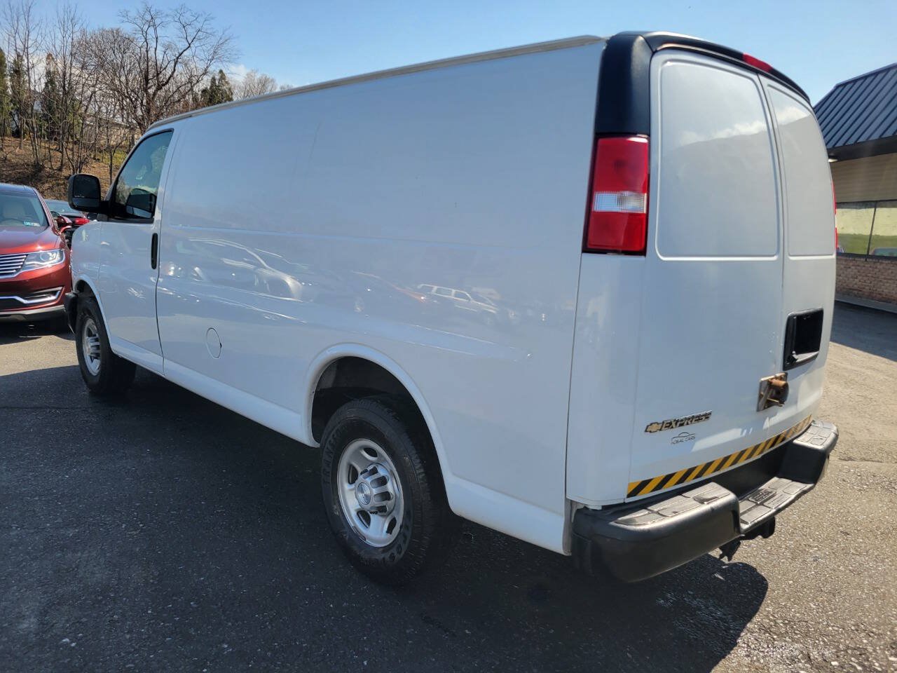 Used 2019 Chevrolet Express 2500 w/ Communications Package RWD image 7