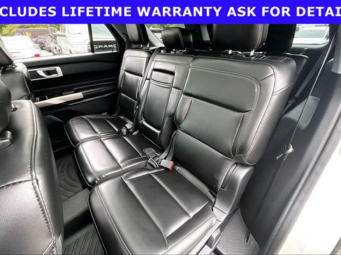Used 2022 Ford Explorer XLT w/ Equipment Group 202A AWD/4WD image 22