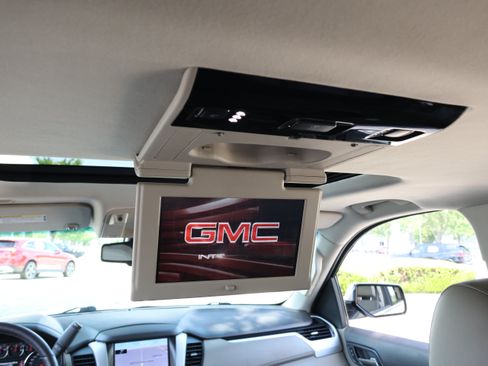 Used 2015 GMC Yukon XL SLT w/ Open Road Package AWD/4WD image 35